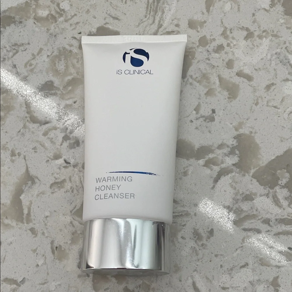 IS Clinical - Warming Honey Cleanser